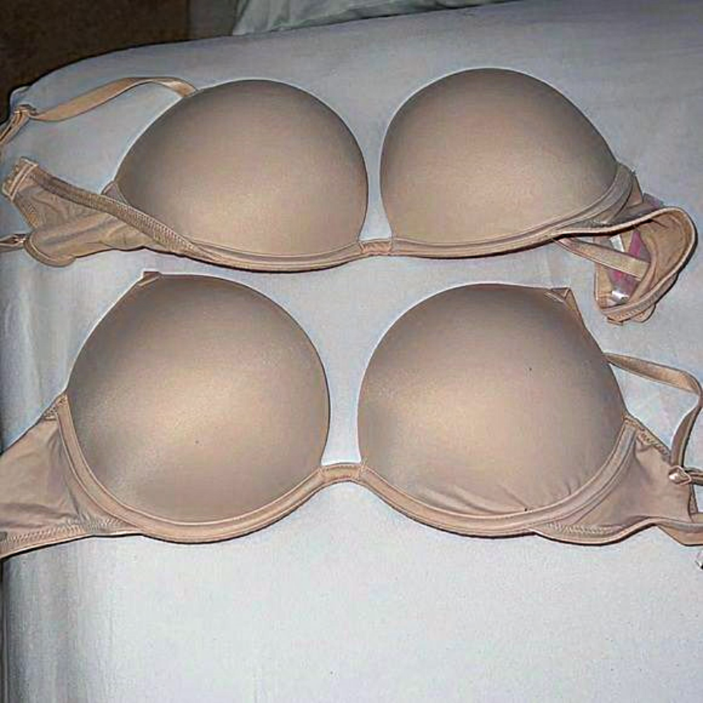 Pink Victoria secret push‎ up bra bundle 32d
